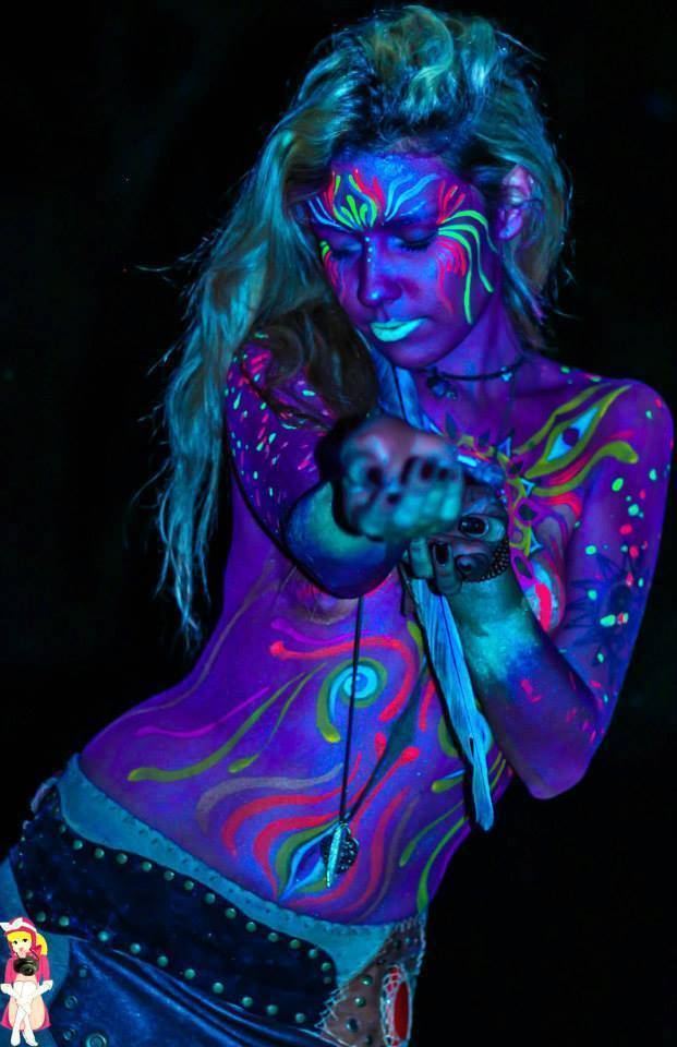 Psychedelic body painting ultra violet 