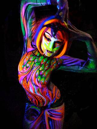 boom fest Psychedelic body painting