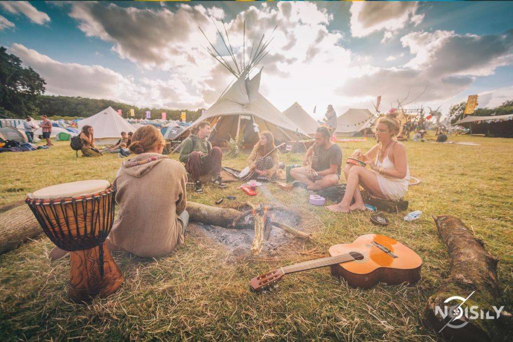 Noisily Festival of Music and Arts Festival 2016 chilling 