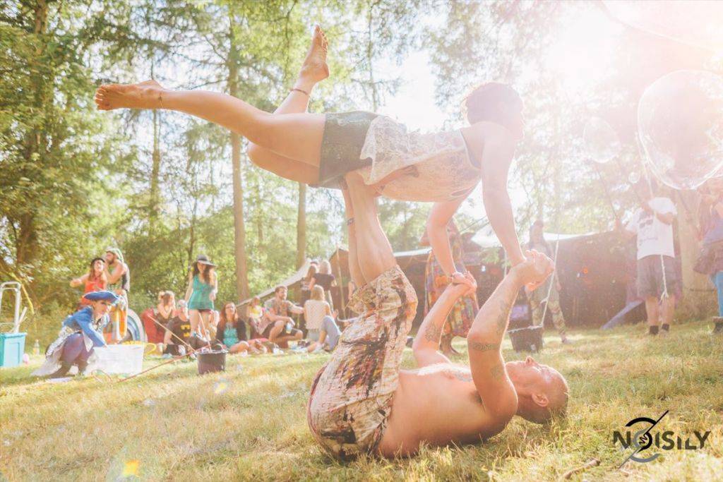 Noisily Festival of Music and Arts Festival 2016 acrobation 