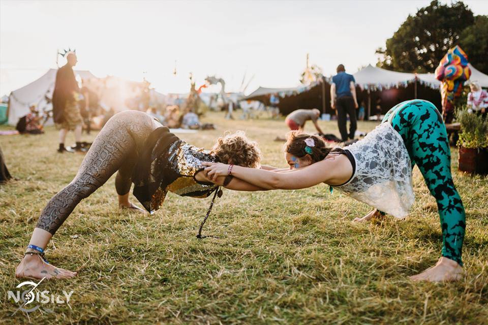 Noisily Festival of Music and Arts acrobations