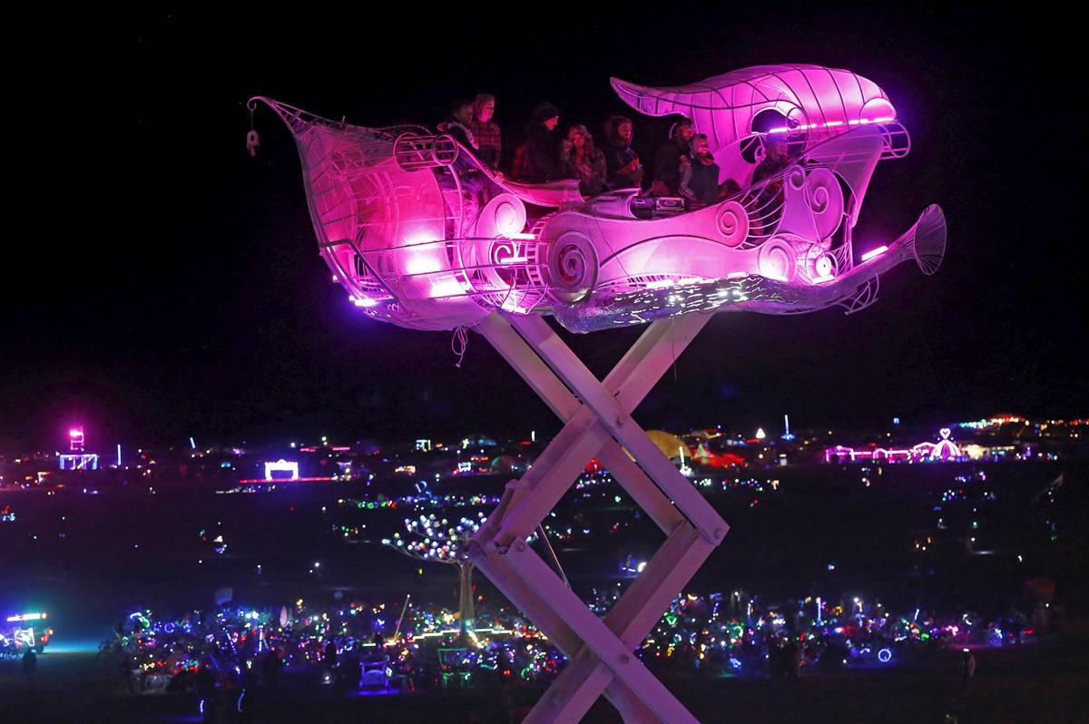 jim-urquhart-reuters-burning-man-2015 Ride through the sky