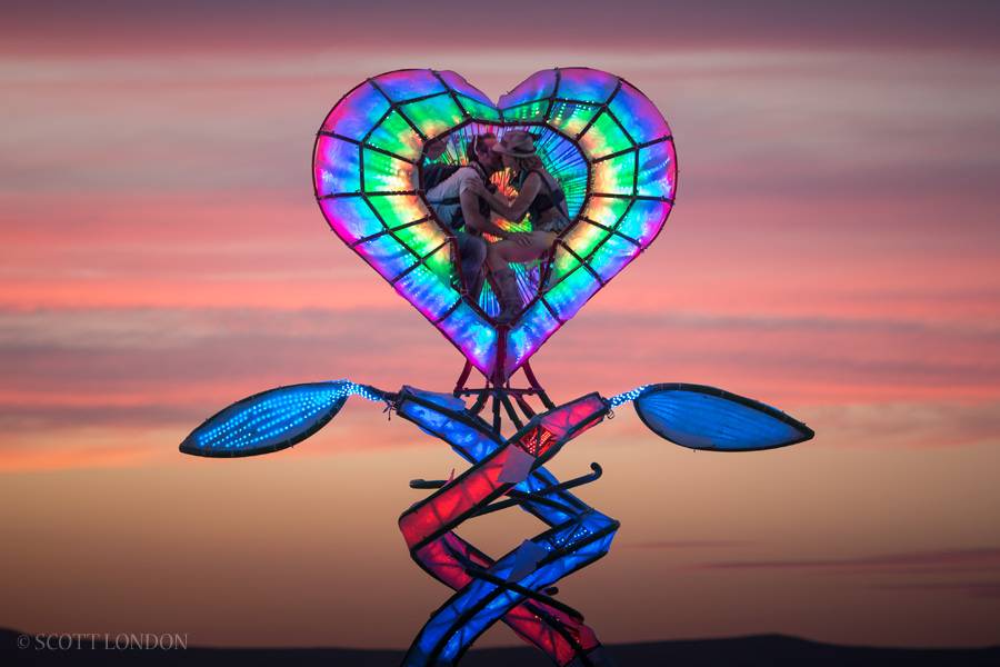 Burning Man 2016 love is in the air